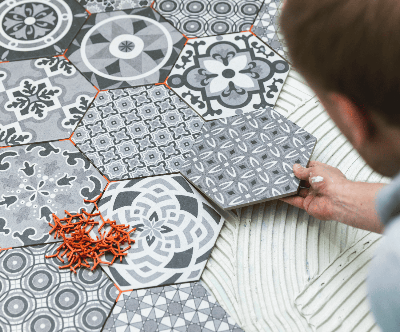 alt="Pose de carrelage en carreaux de ciment – La Montagne - SAS MOISAN"
