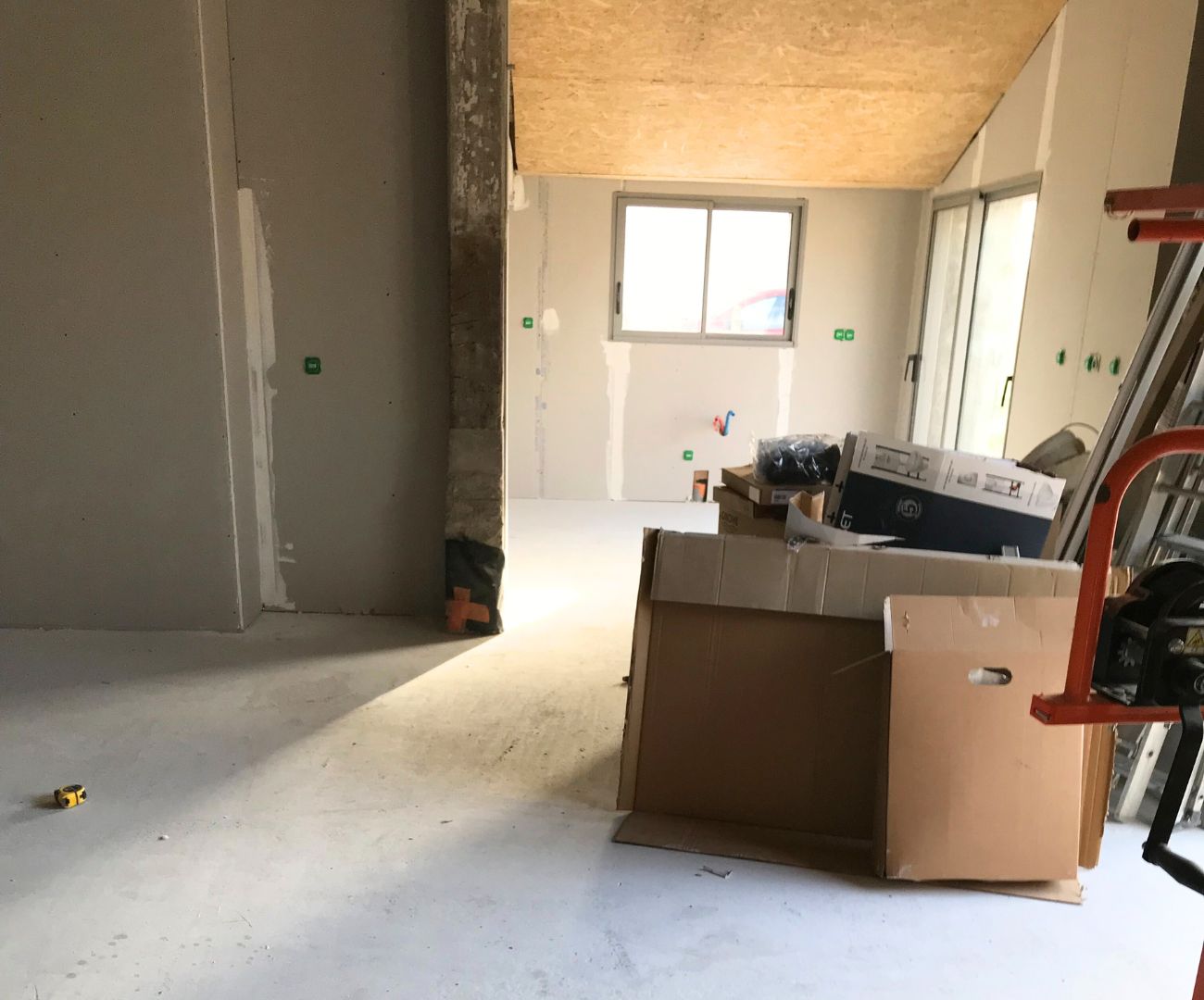 En cours de rénovation d'une grange -futur cuisine à saint Philbert de grand lieu