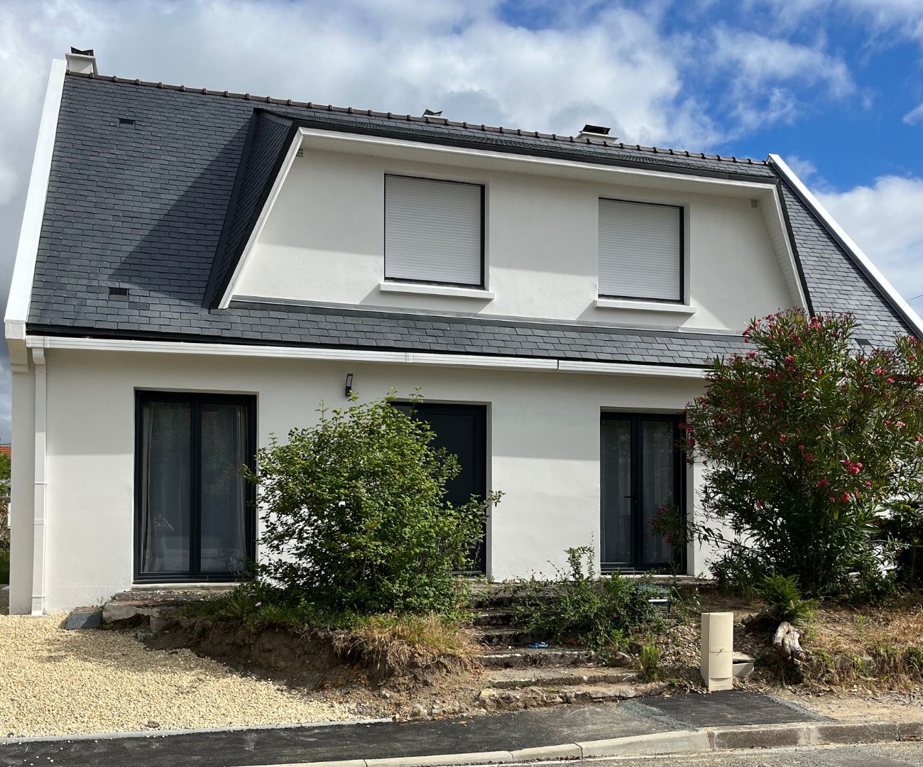 Toiture ardoise refaite a neuf, changement menuiserie et ravalement de façade - Basse-Goulaine