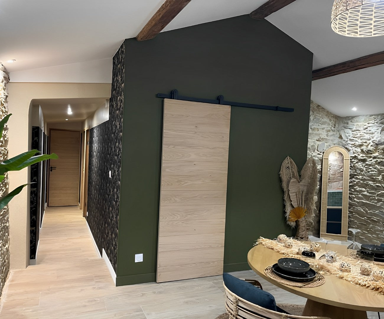 pièce de vie après réhabilitation complète d’une grange aux Sorinières