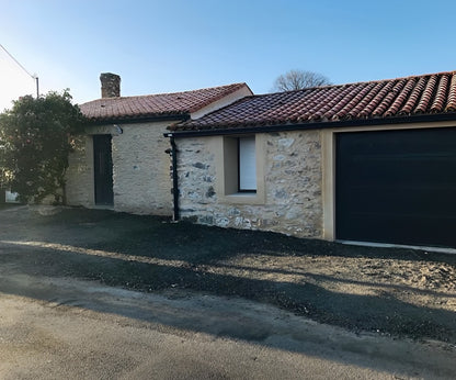 Réhabilitation d'une grange en pierre apparente aux Sorinières 44