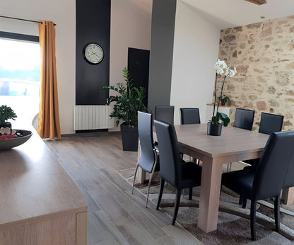 Salon-séjour après travaux suite à une rénovation complète d'une grange à Maisdon sur sèvre (44)