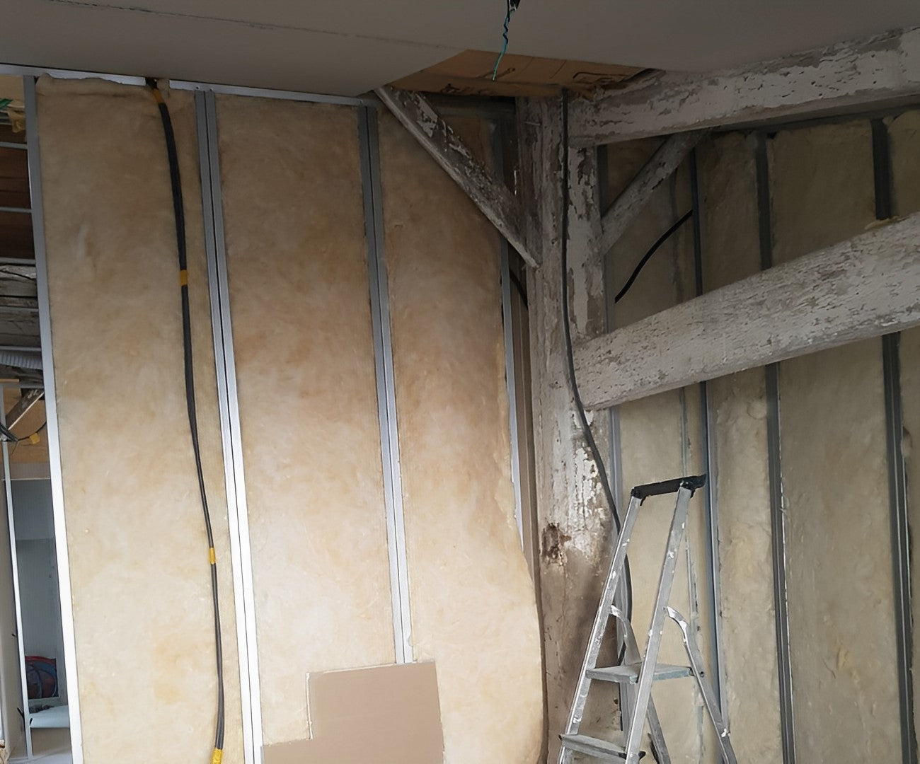 Travaux de rénovation intérieure d’une grange avant transformation en habitation - St Philbert 44