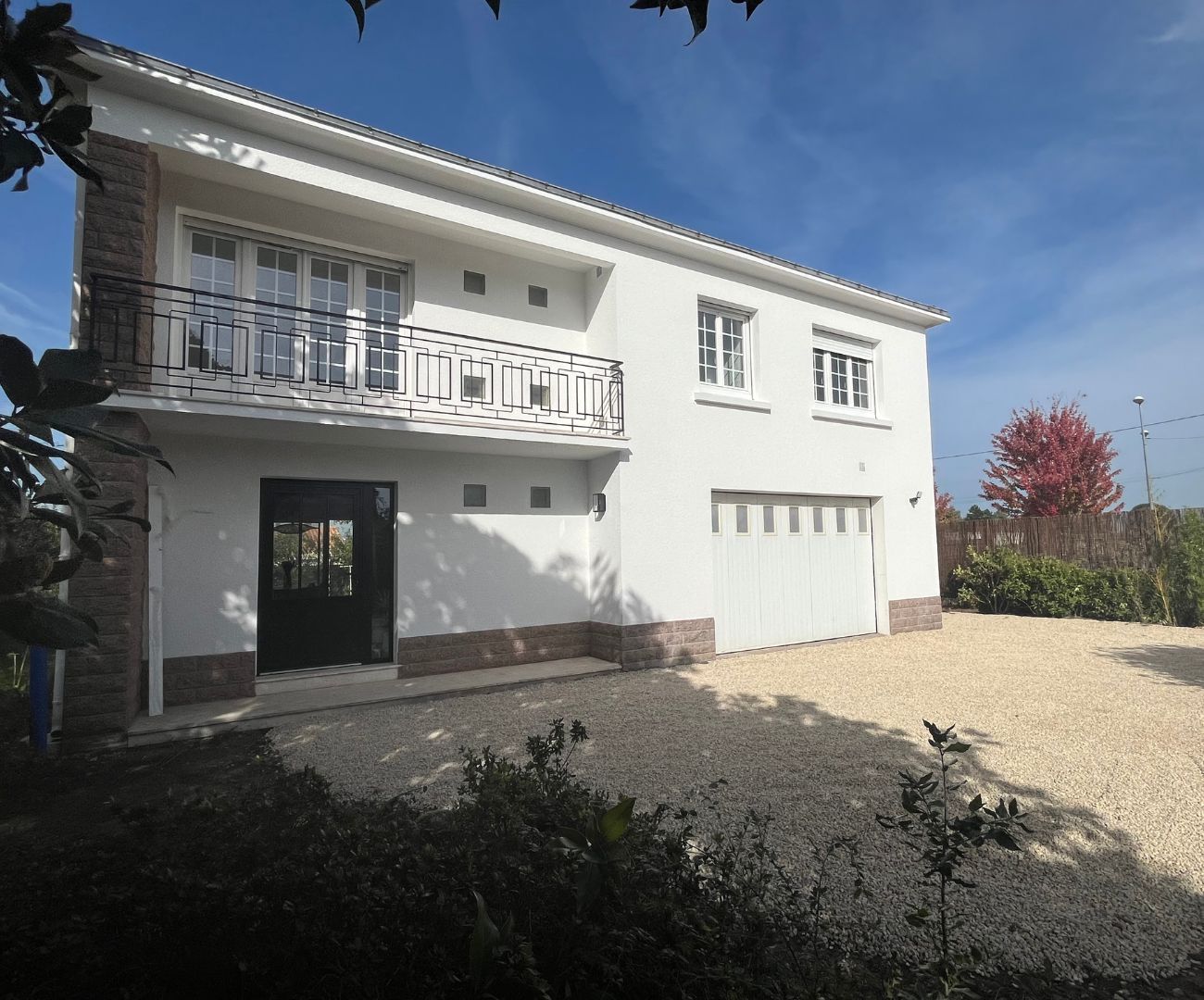 Vue façade lors d'une rénovation complète d'une maison à Saint Sébastien sur Loire 44
