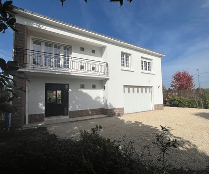 Vue façade lors d'une rénovation complète d'une maison à Saint Sébastien sur Loire 44