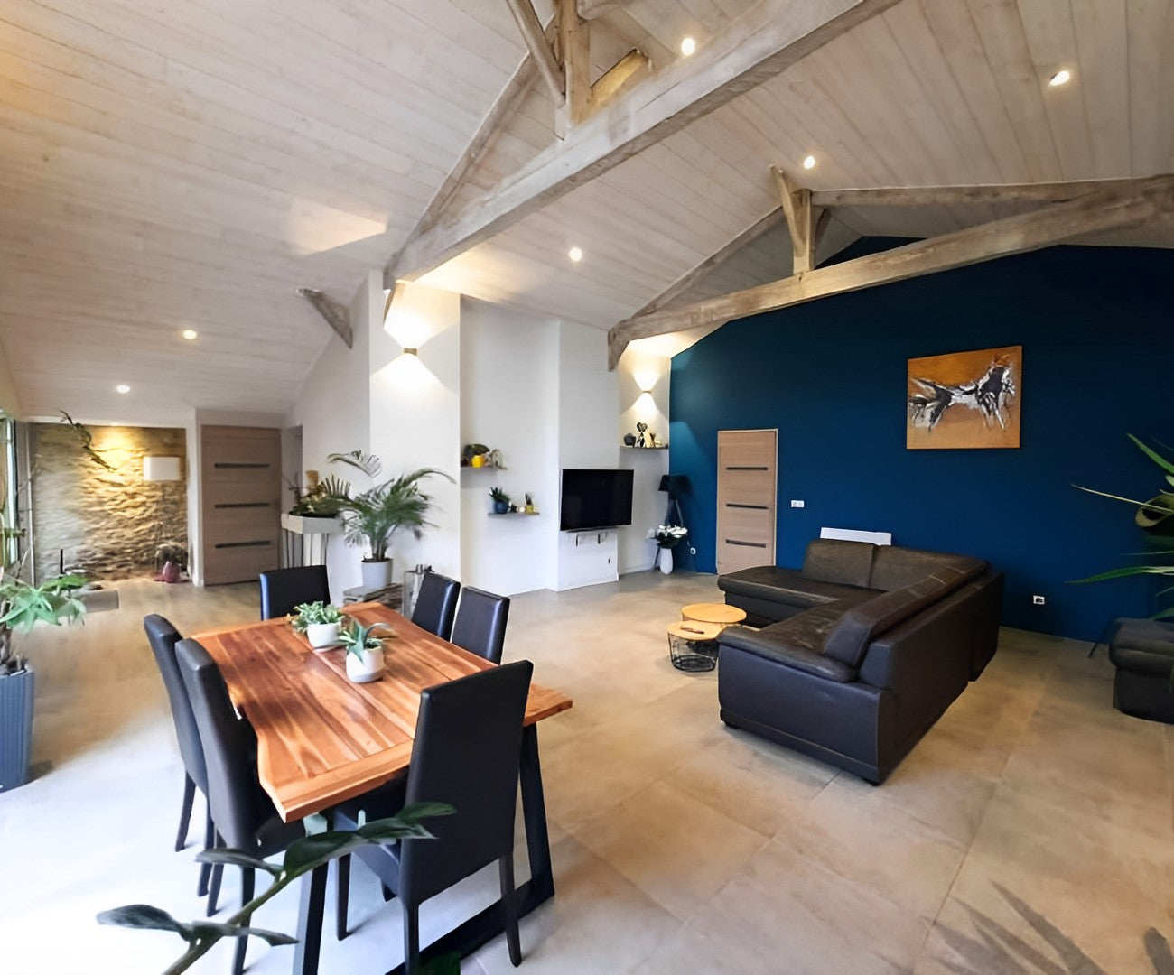 Entrée, salon, séjour après travaux, rénovation complète maison ancienne - Saint Philbert de grand lieu 