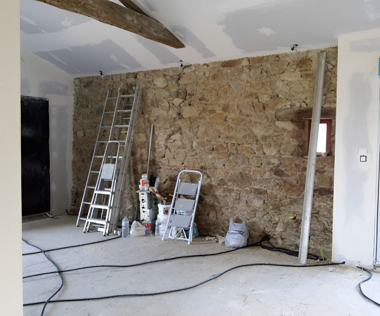 Travaux de rénovation intérieure passage de réseau électricité 